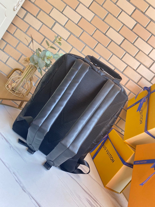 ルイヴィトンバッグ側面デザイン